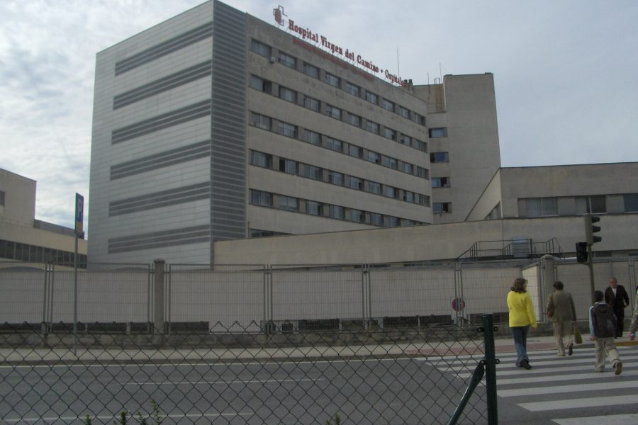 Hospital Virgen del Camino visto desde la Avenida de Navarra. Pamplona. 02-11-05